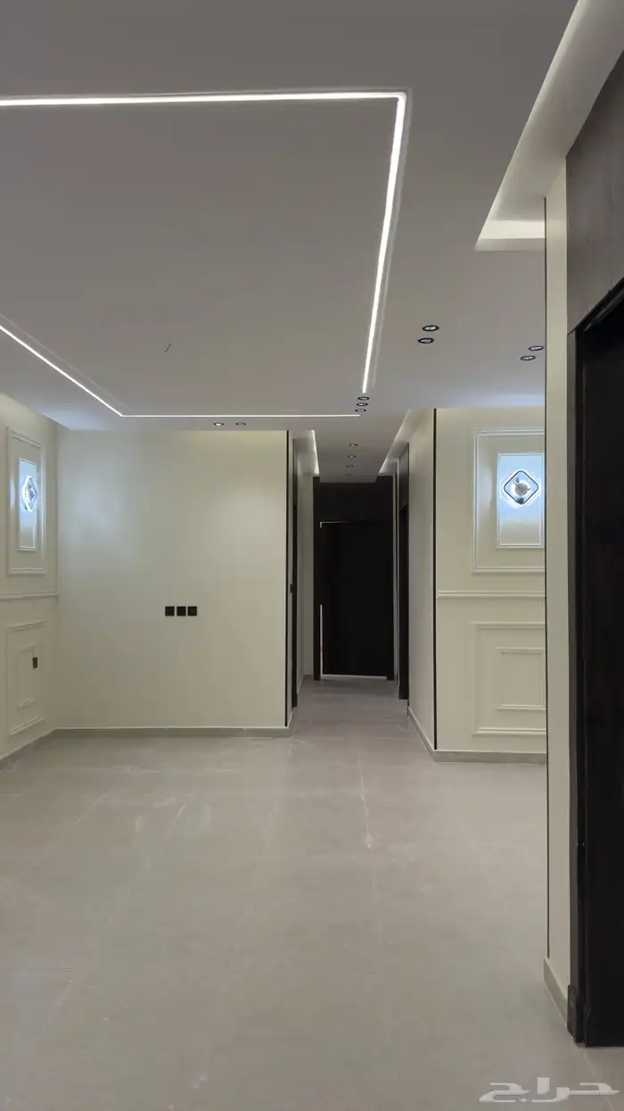 شقق وملحق 7 غرف للبيع الحلقه الشرقية 3