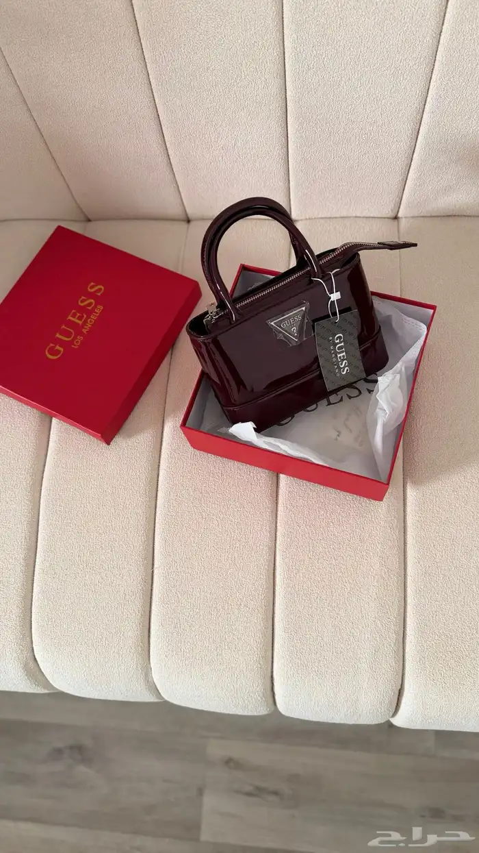 متجر لبيع الشنط الماركه النسائيه بأسعار جدا مناسبه 12