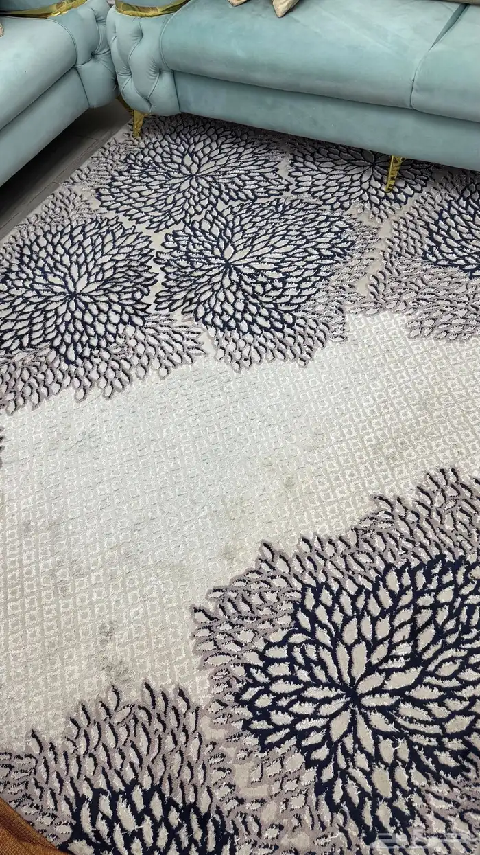 كنب للبيع شبه جديد معا طاوله وابجوره وزوليه 3