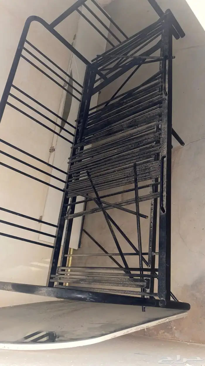 سرير وكرسي بنفس الوقت 0