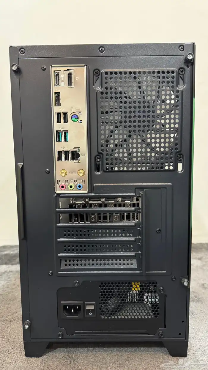 تجميعة بي سي قيمنق انفني ارك مستعملة نظيفه 7