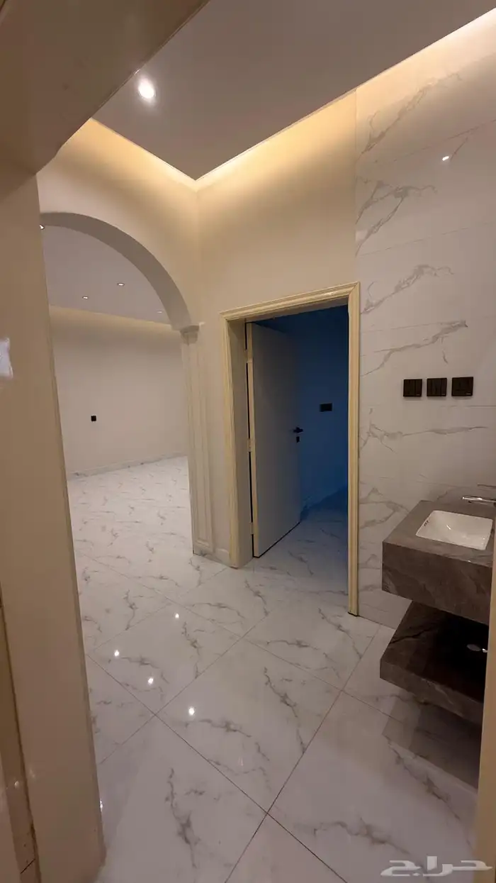 شقة بلاطه للايجار في ابها   حي المنسك 2