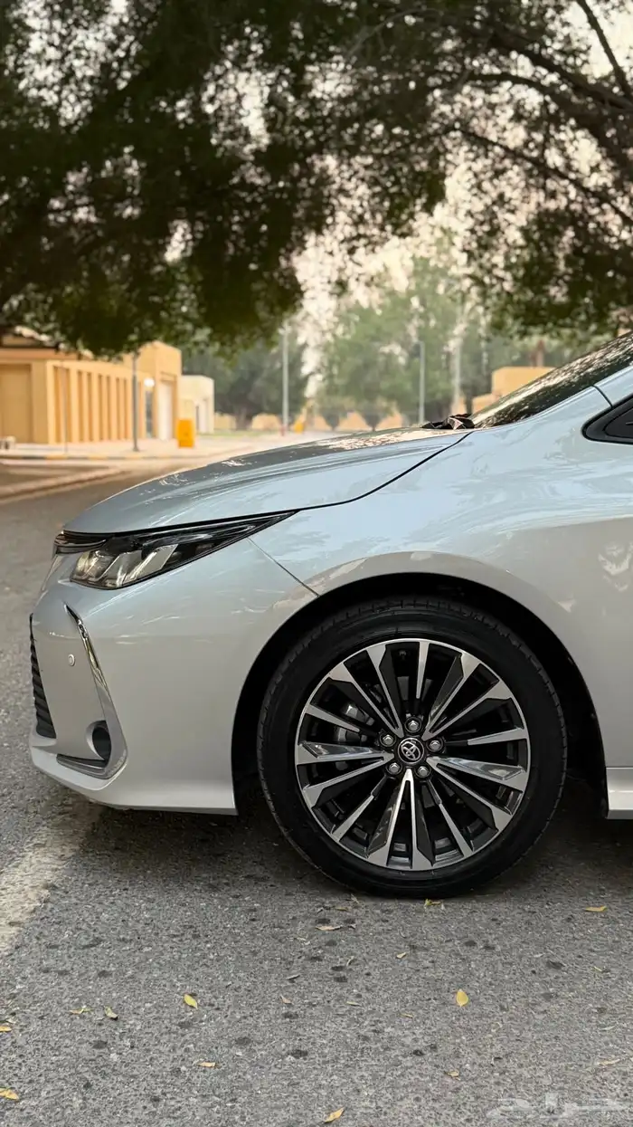 تويوتا كورلا-2024-فل كامل-مكينة 2.0-ممشى قليل- شبه وكالة 17