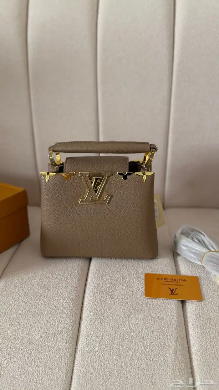 متجر لبيع الشنط الماركه النسائيه بأسعار جدا مناسبه 16