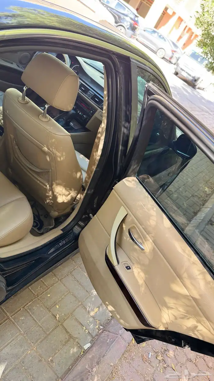للبيع BMW 323 i بي ام 323 2011 13