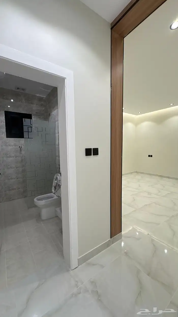 شقه ملحق للبيع مع مصعد راكب ومطبخ راكب حي الصفا 24