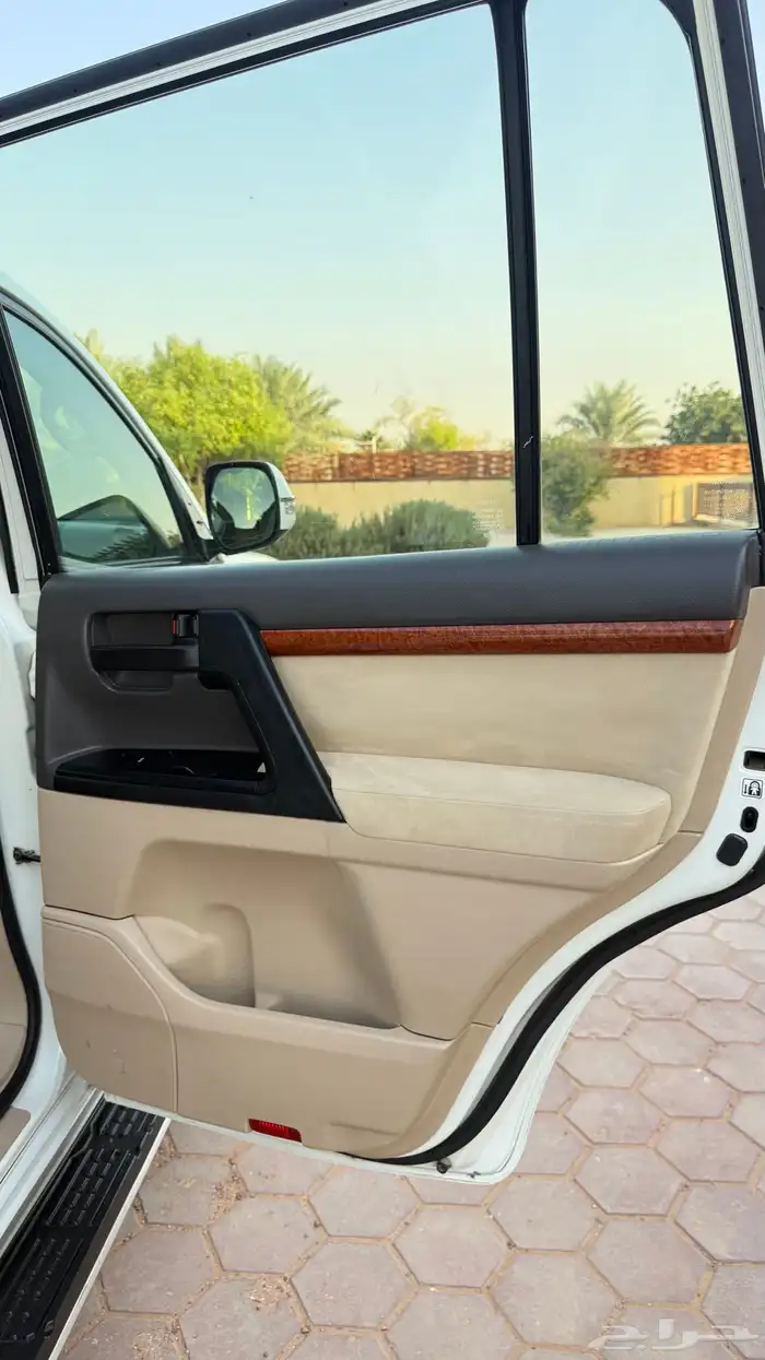 لاندكروزر 2015 سعودي عبداللطيف جميل 8 سلندر ستين عام 38