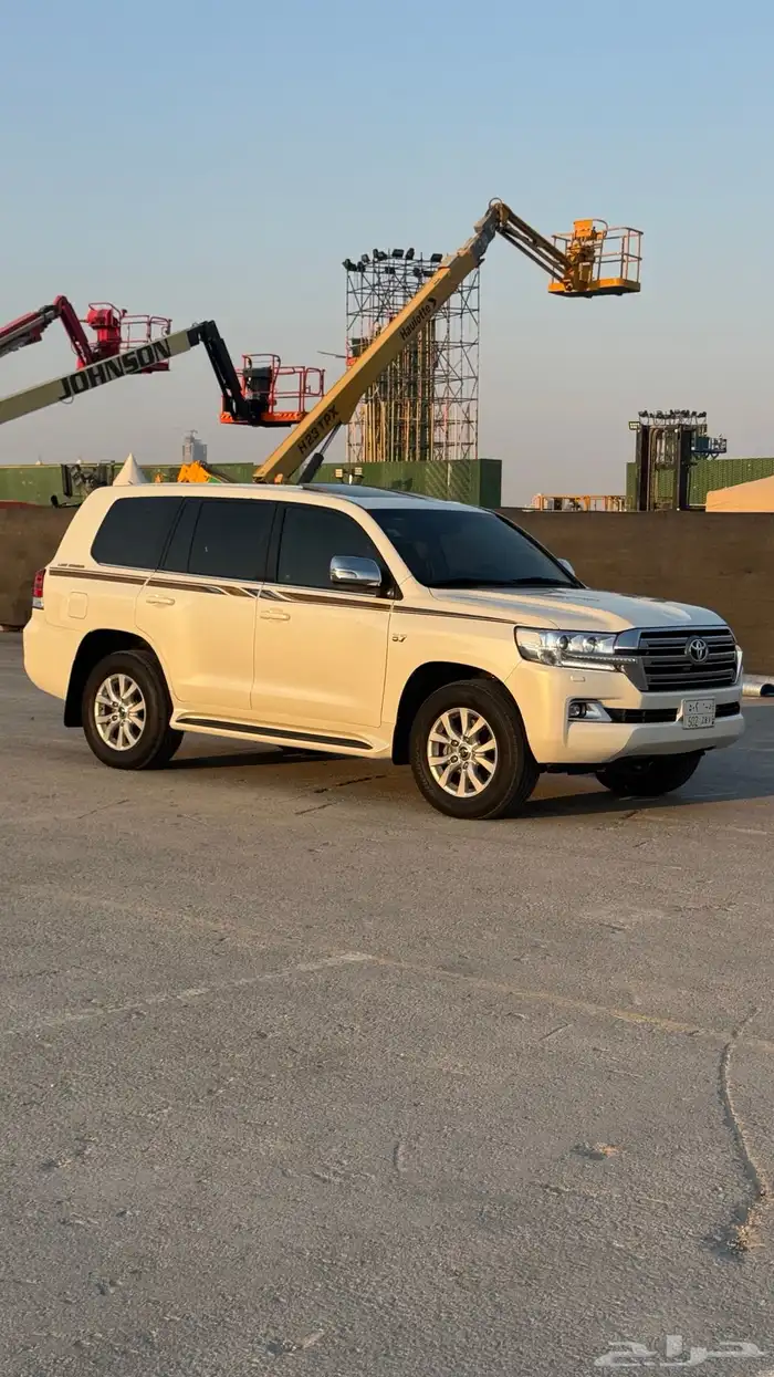 لاندكروزر VX.R 2021 بريمي 10