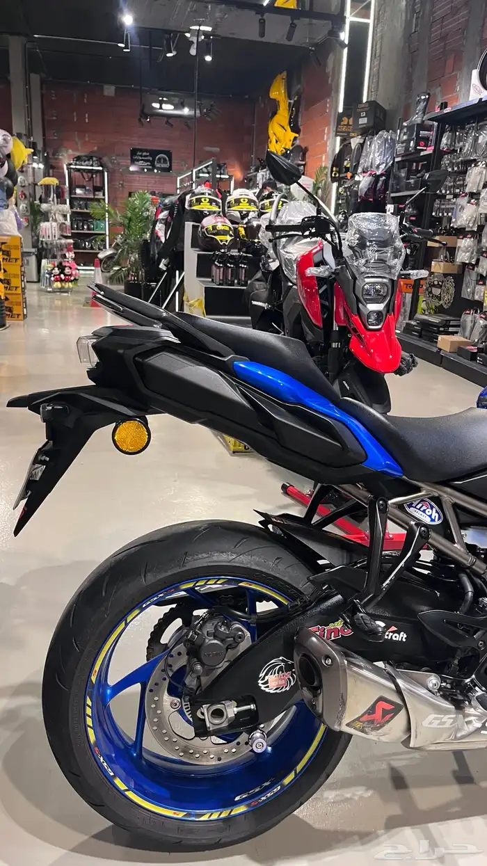 Gsx_s2023 gt لون ازرق بحالة الوكالة 17