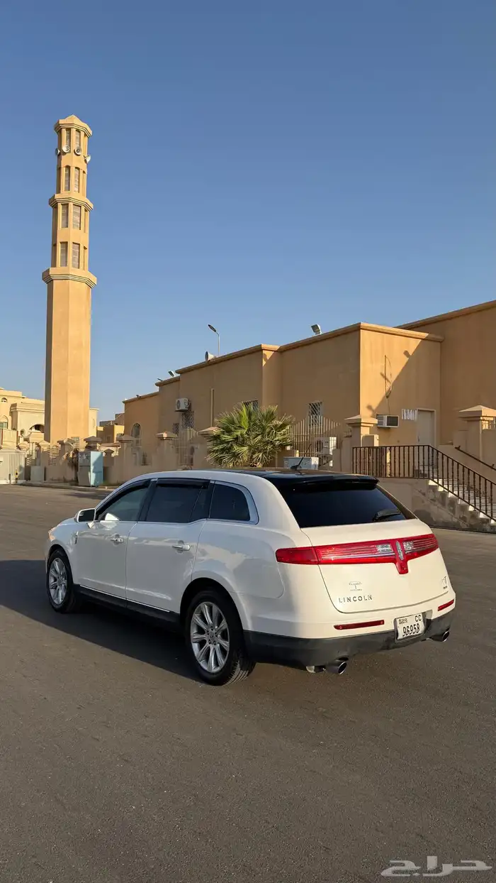 لنكون MKT 2015 للبيع بحالة ممتازة لوحة دبي 1