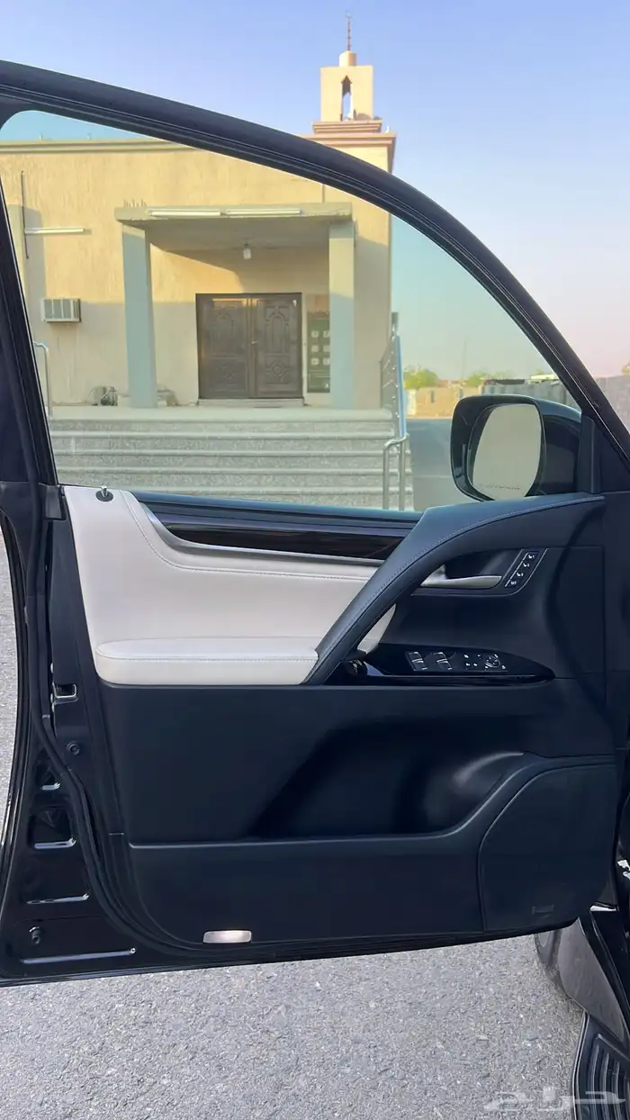 جيب لكزس للبيع 21