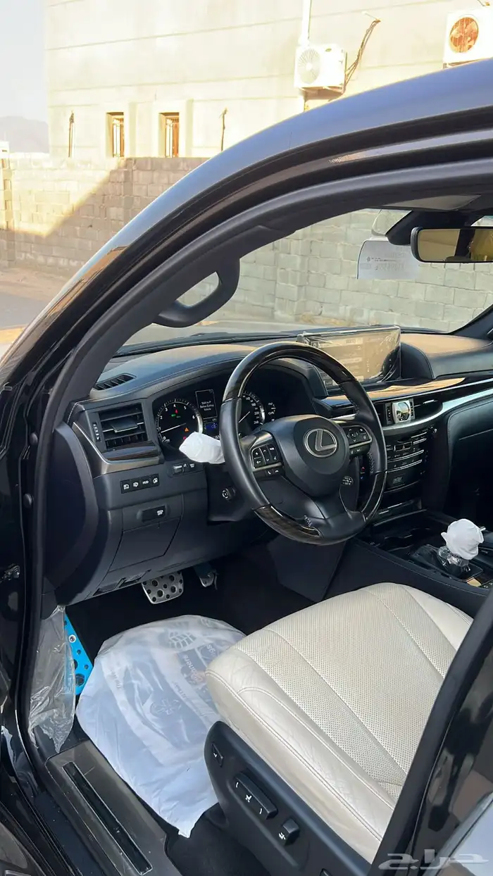 جيب لكزس للبيع 23