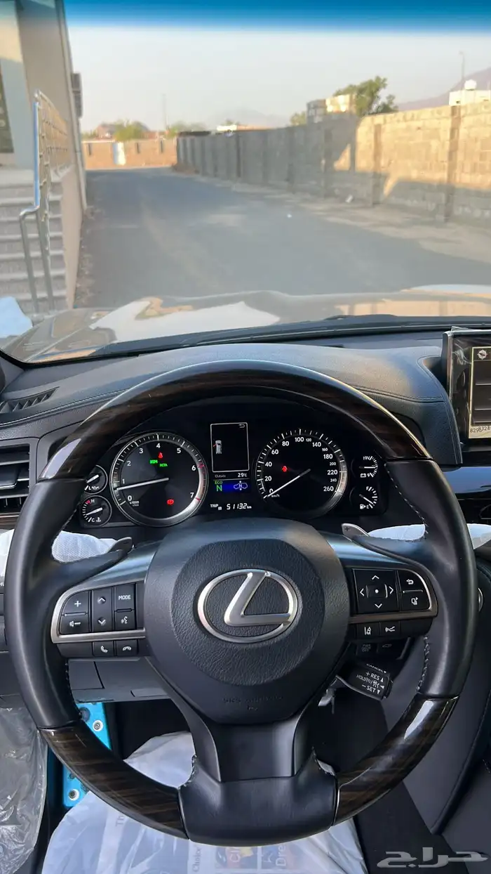 جيب لكزس للبيع 24