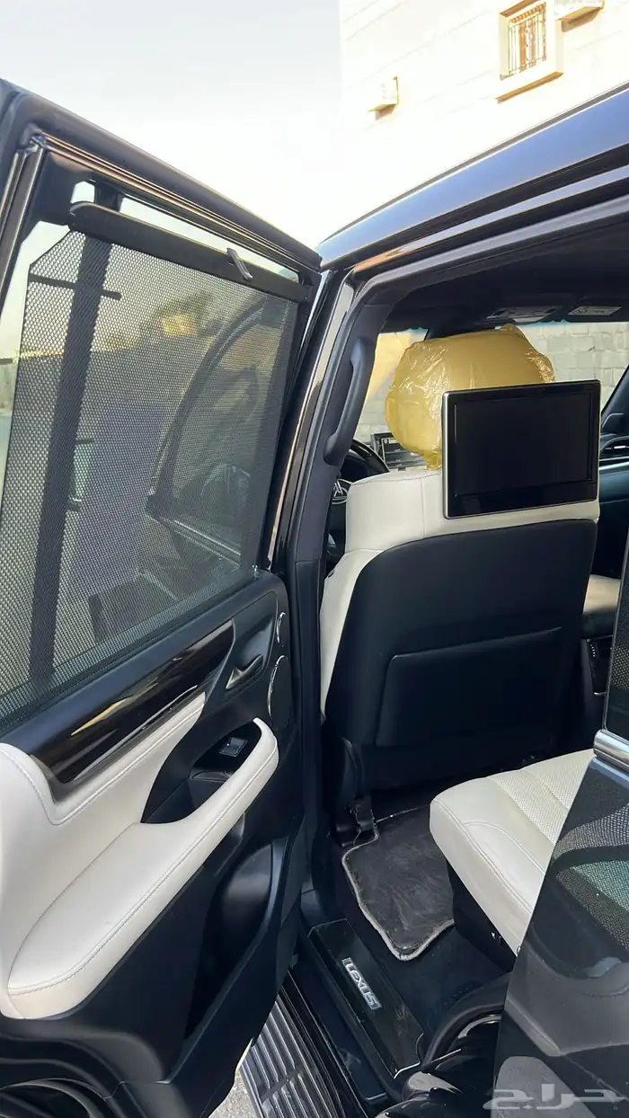 جيب لكزس للبيع 26