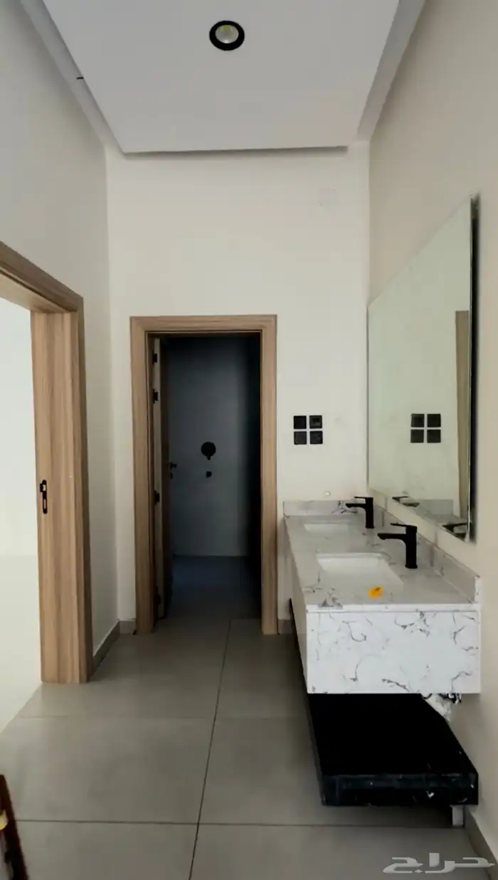 للبيع دبلكس في حائل حي الوادي المربع الثاني 7