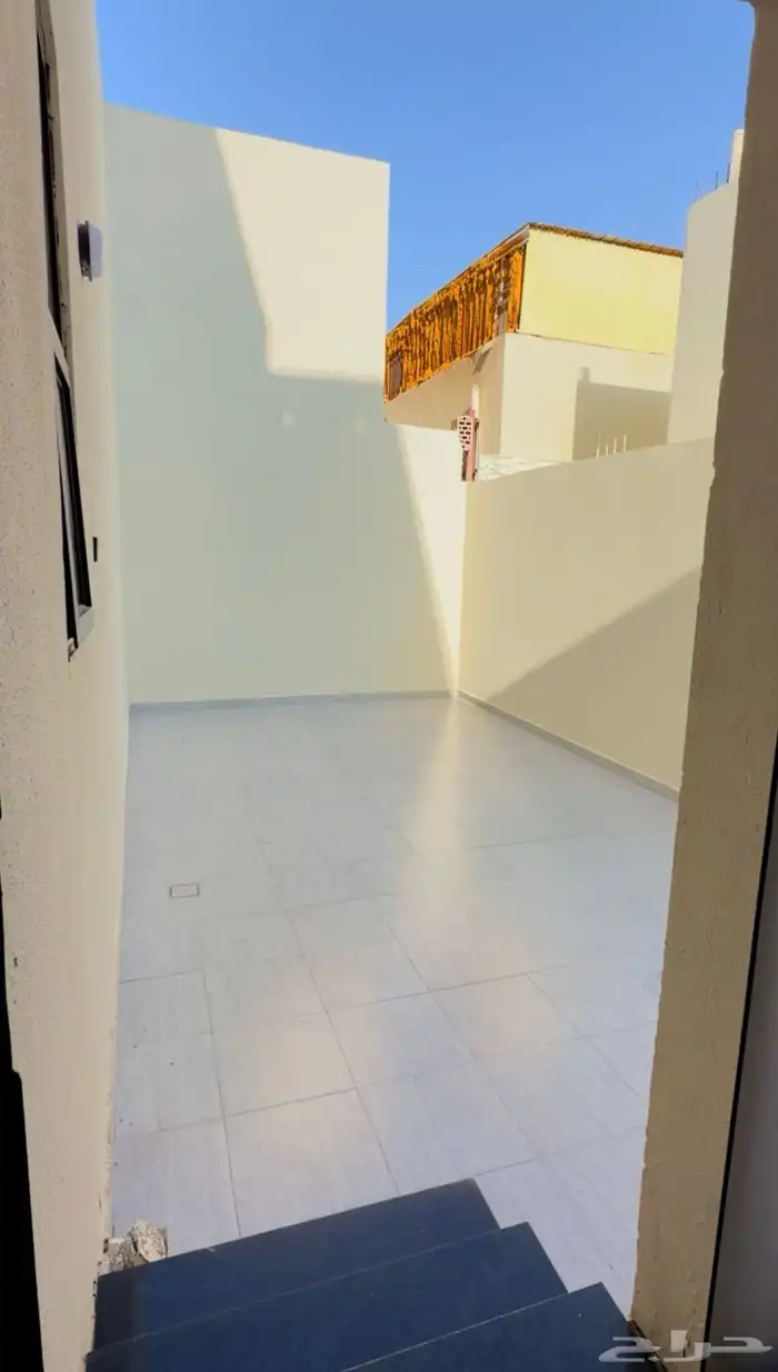 للبيع دبلكس في حائل حي الوادي المربع الثاني 9