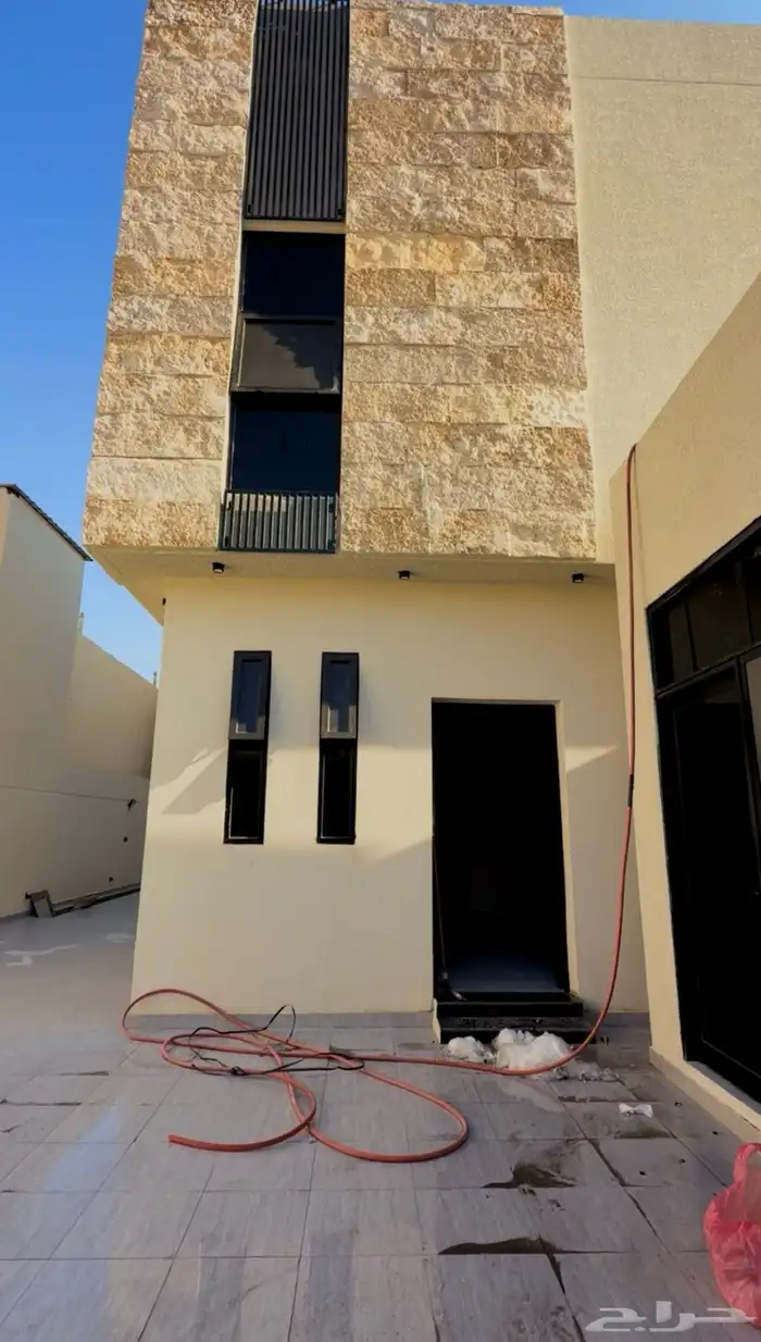 للبيع دبلكس في حائل حي الوادي المربع الثاني 1
