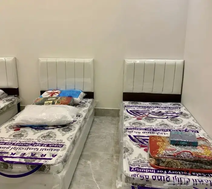 كامل سرير مراتب 10سنتي طبي بطانيه 3كيلو مخده شراشف 190 90 0