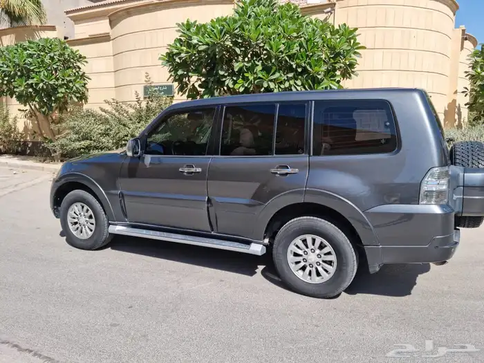 للبيع  ميتسوبيشي باجيرو 2014 3