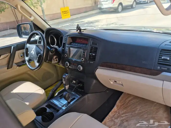 للبيع  ميتسوبيشي باجيرو 2014 11