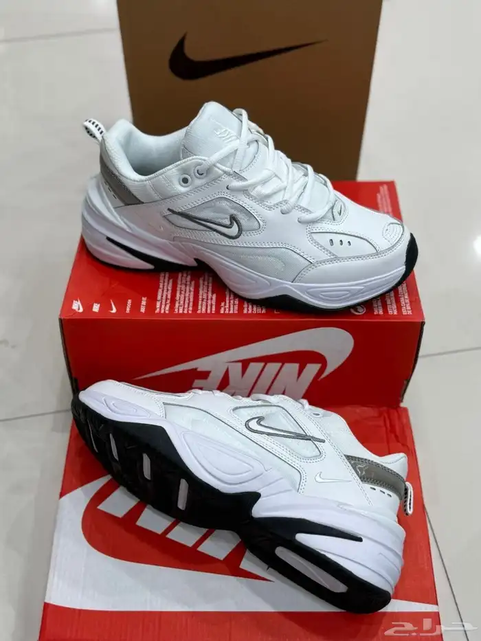 شوزات واحذيه رياضية وشنط ماستر صناعه إيطالي 37