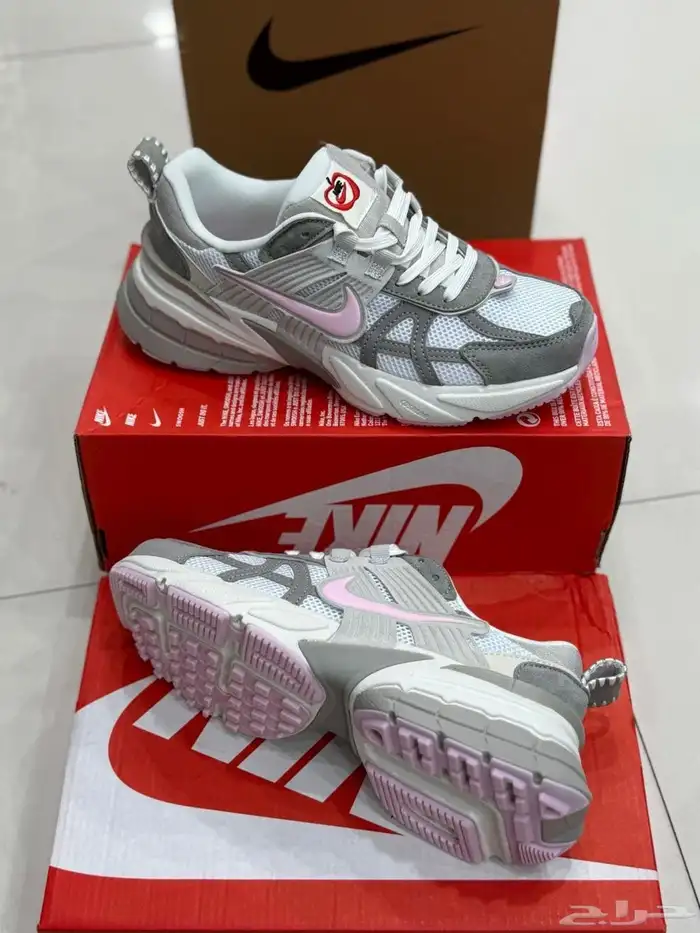 شوزات واحذيه رياضية وشنط ماستر صناعه إيطالي 35