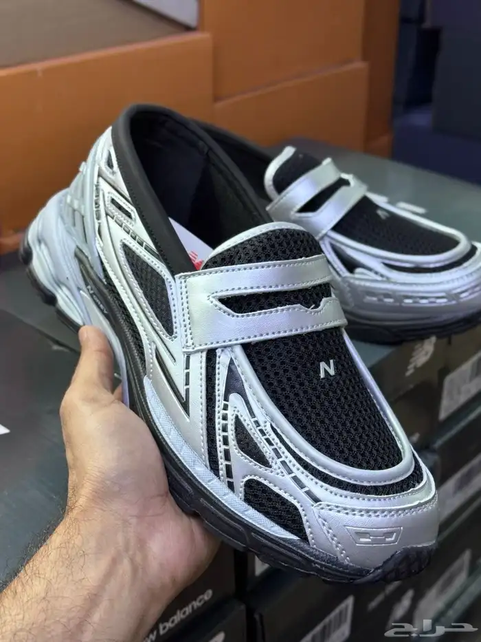 شوزات واحذيه رياضية وشنط ماستر صناعه إيطالي 23