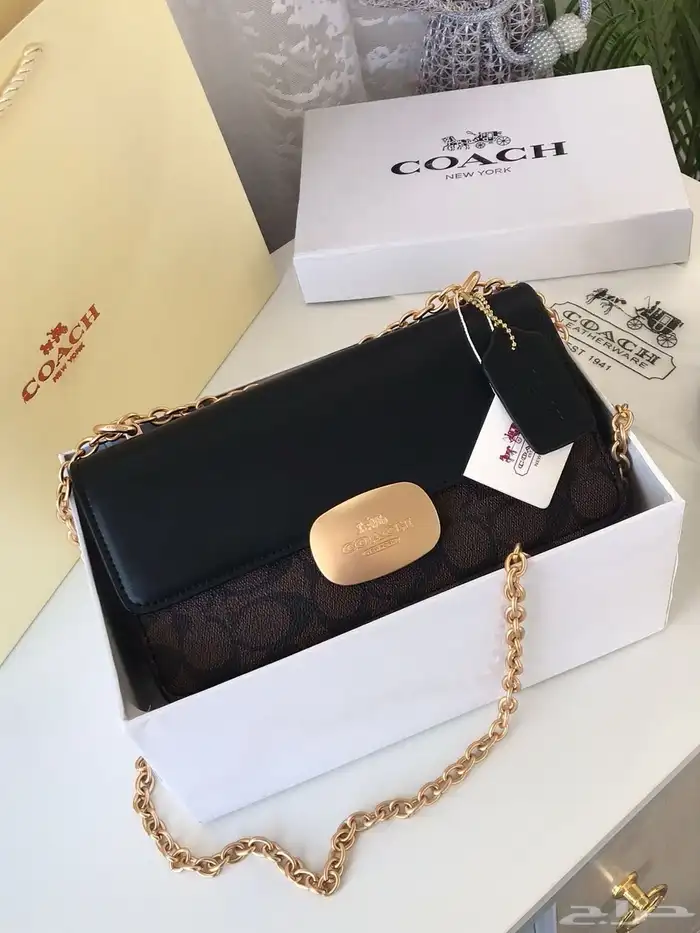 شوزات واحذيه رياضية وشنط ماستر صناعه إيطالي 80