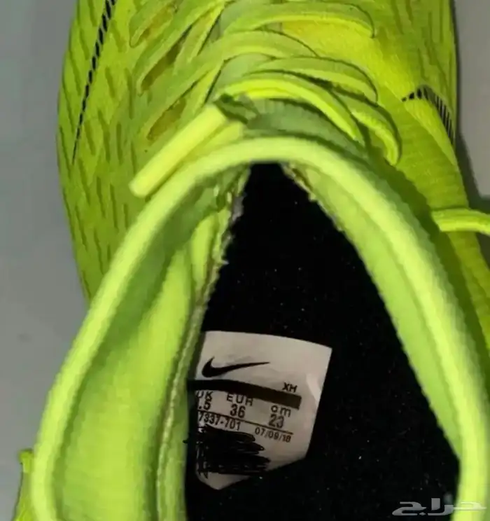 للبيع حذاء كرة قدم نايك اصلي 5
