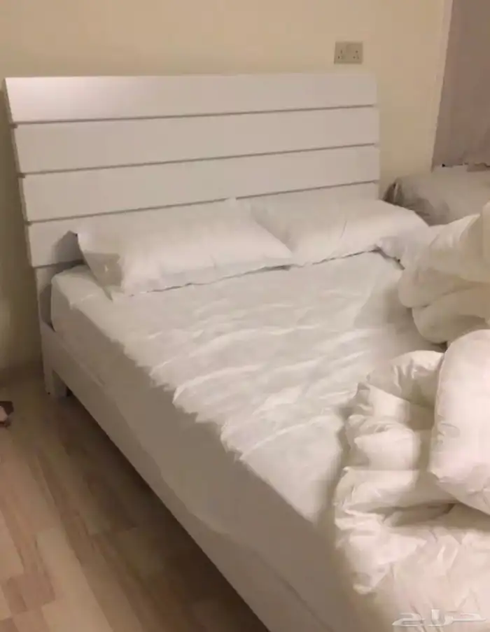 سرير نفر ونص بحاله ممتازه بدون مرتبه عدد 2 0