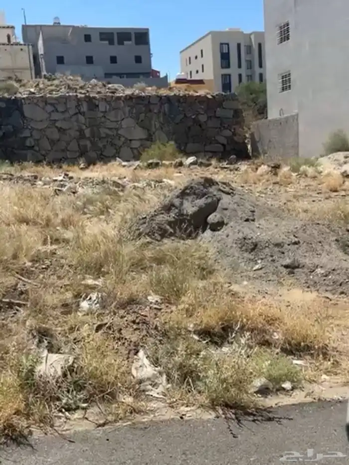 فرصة ارض بالقرب من المطار شارع 20 0