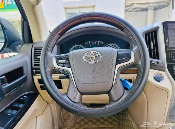 لاندكروزر GXR 2021 14