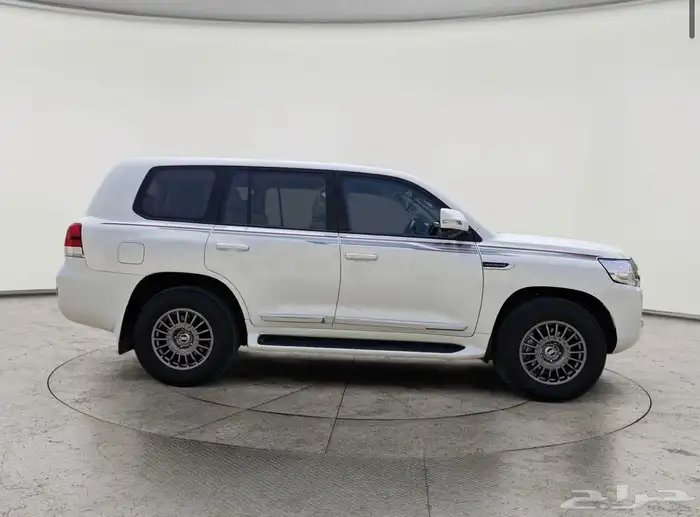 لاندكروزر GXR 2021 1