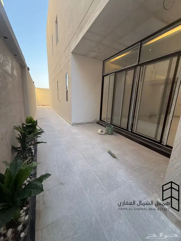 للييع شقه ارضيه حي البوادي 10