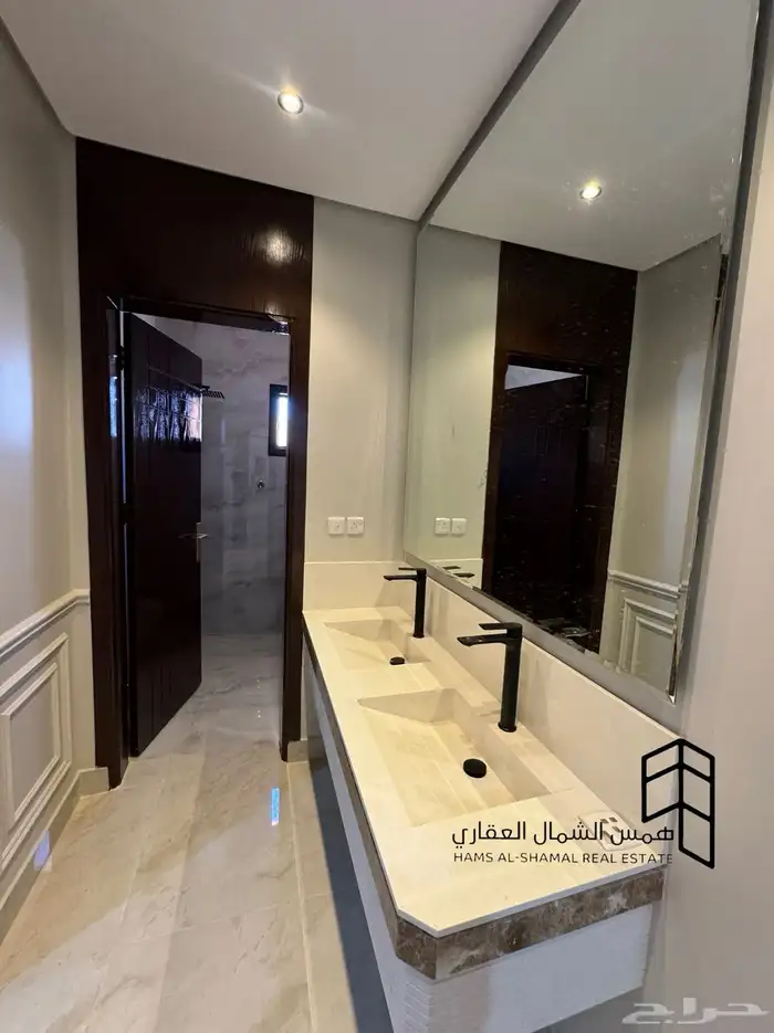 للبيع روف علوي حي الرحمانيه 7