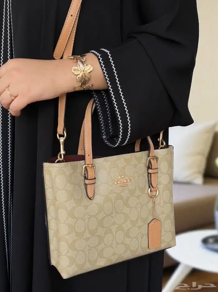 شنط من ماركة كوتش وشانيل لا يفوتك 0