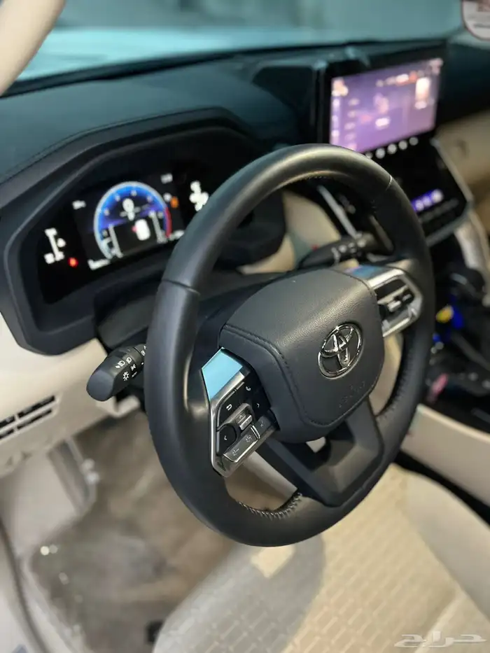 تويوتا لاندكروزر2025L3 الممشى2 الف كيلو فقط 11