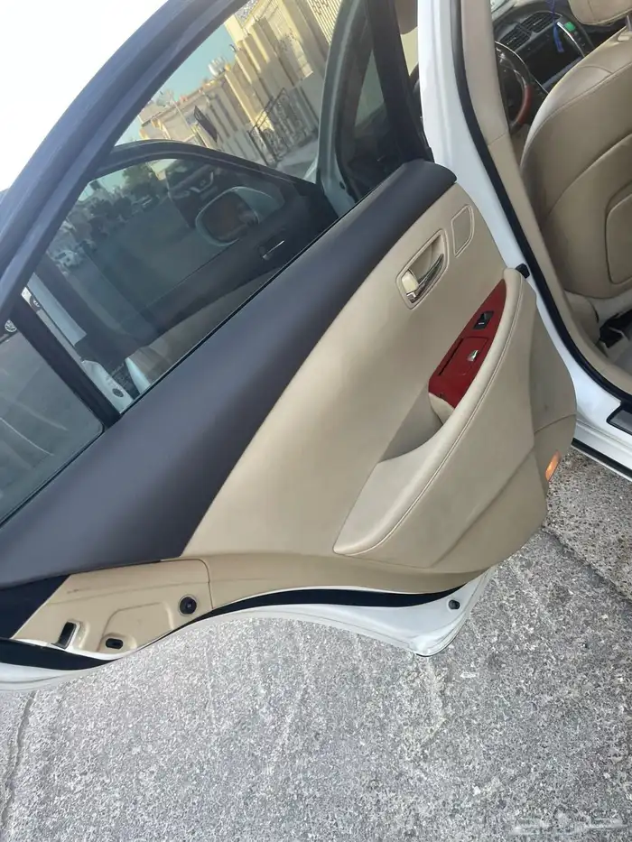 للبيع لكزس es 350 2008 12