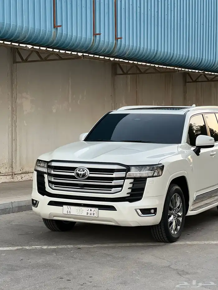 تويوتا لاندكروزر2025L3 الممشى2 الف كيلو فقط 26