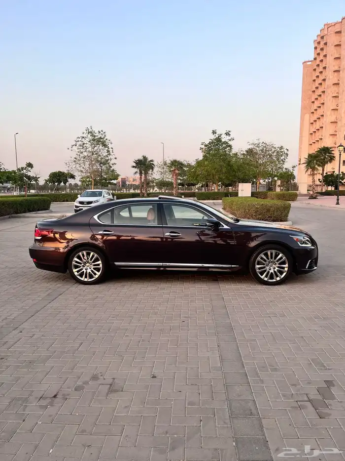 لكزس LS 460L مخزن 2