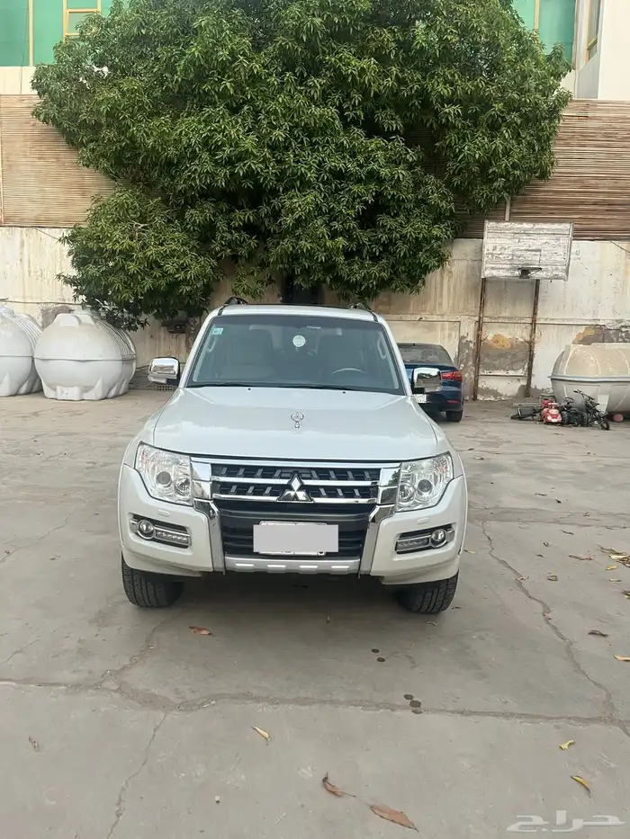 باجيرو خليجي فل كامل ممشى قليل شبة مخزن موديل 2017 للبيع 0