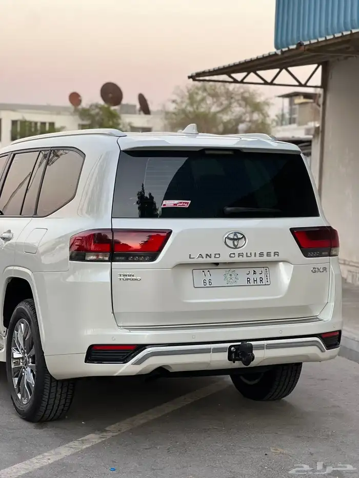 تويوتا لاندكروزر2025L3 الممشى2 الف كيلو فقط 2