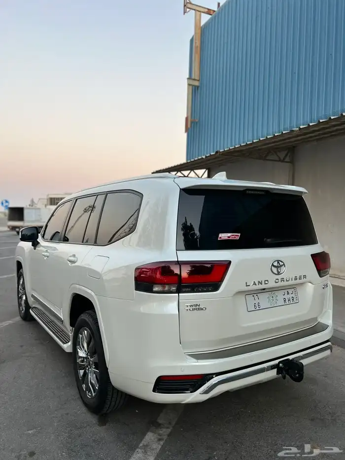 تويوتا لاندكروزر2025L3 الممشى2 الف كيلو فقط 8