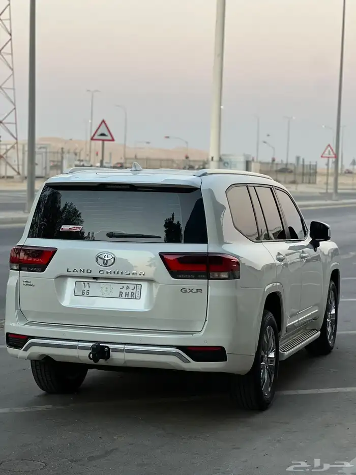 تويوتا لاندكروزر2025L3 الممشى2 الف كيلو فقط 21