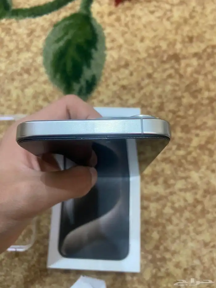 للبيع ايفون 15 برو ماكس 9
