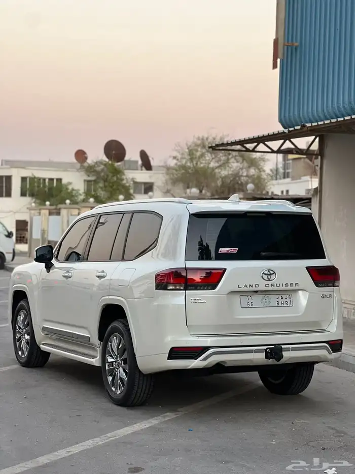 تويوتا لاندكروزر2025L3 الممشى2 الف كيلو فقط 28