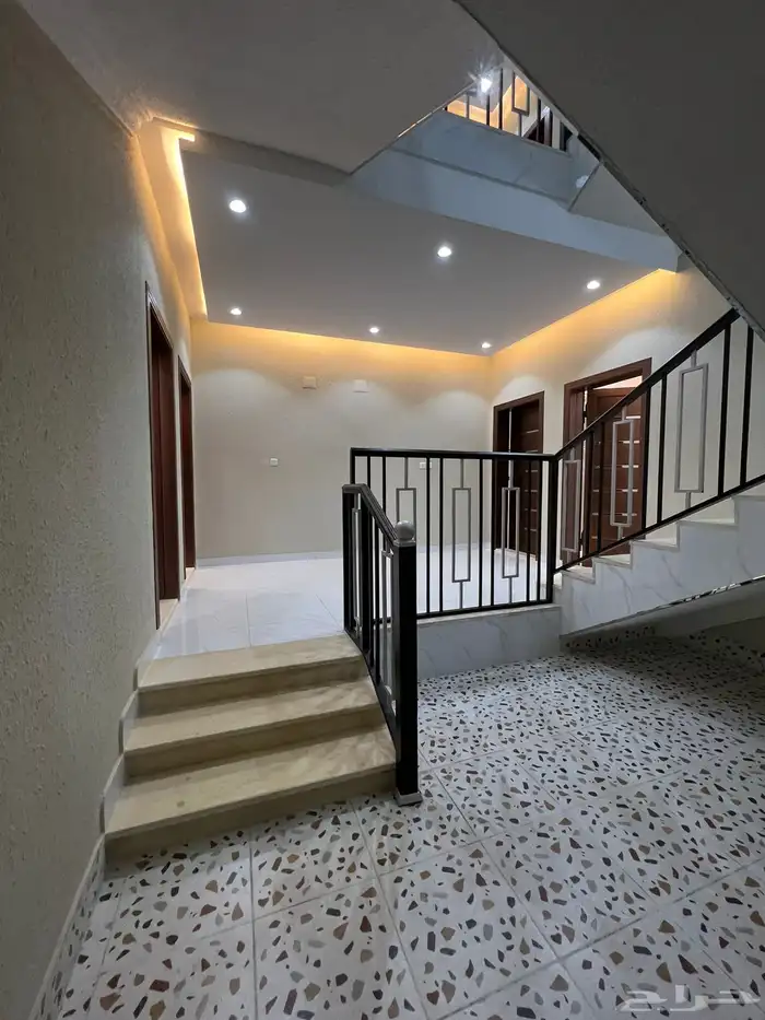 شقة ارضية خلفية حي الريان السعر 420 للبيع 4