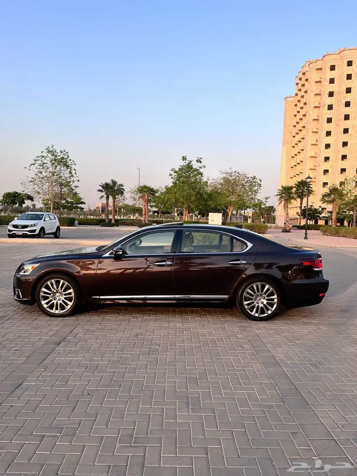 لكزس LS 460L مخزن 3