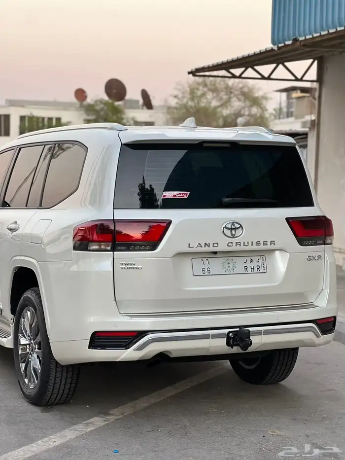 تويوتا لاندكروزر2025L3 الممشى2 الف كيلو فقط 7