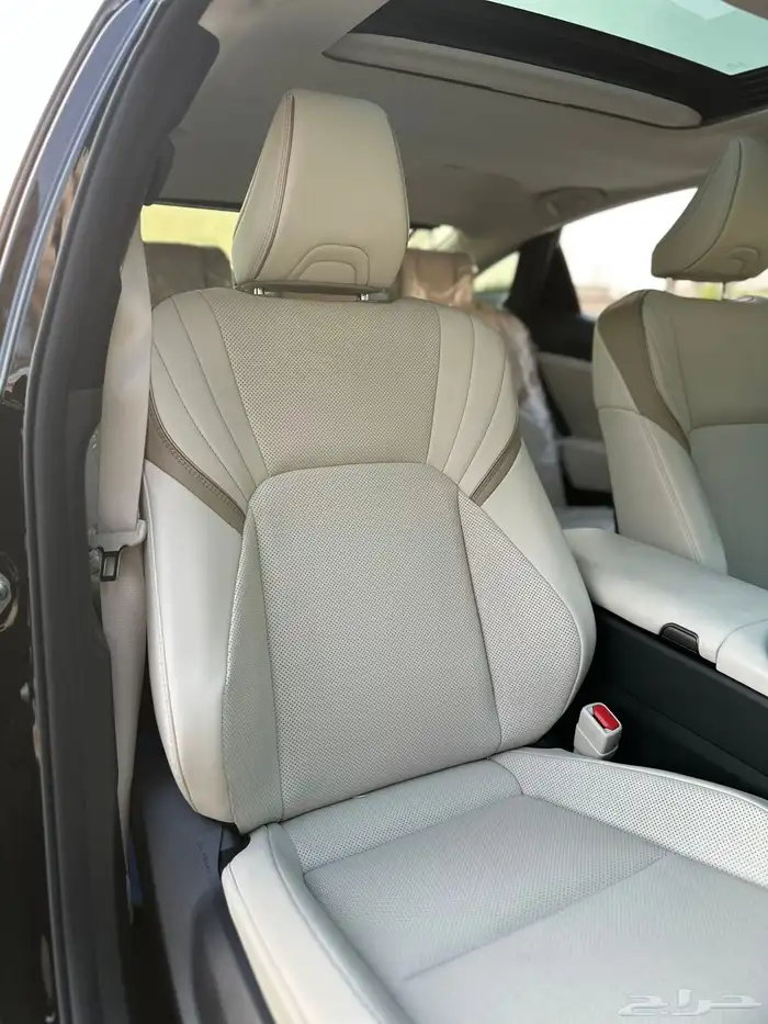 تويوتا كراون بريميوم 2025 شبه جديدة 19